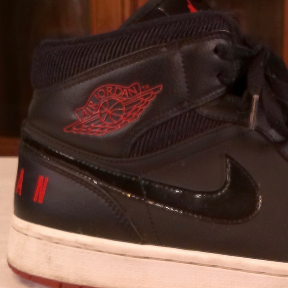 EUC Nike Air Jordan Retro Mid High Leather Black/Black Athletic Shoe Mens Sz11 main image 9